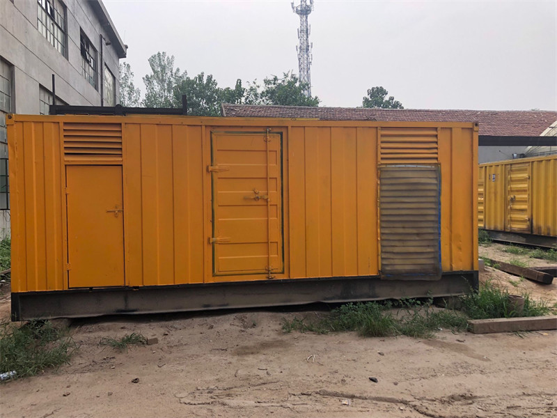 滨州柴油发电机如何判断新机油是否已经完全充满机油滤清器？